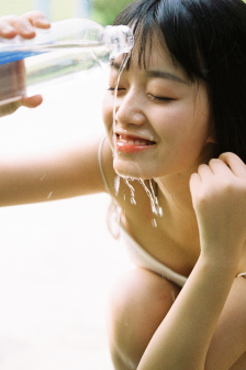 明星专题：奥莉维亚·卢卡尔迪